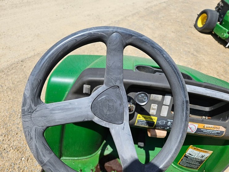 2011-john-deere-gator-image-24