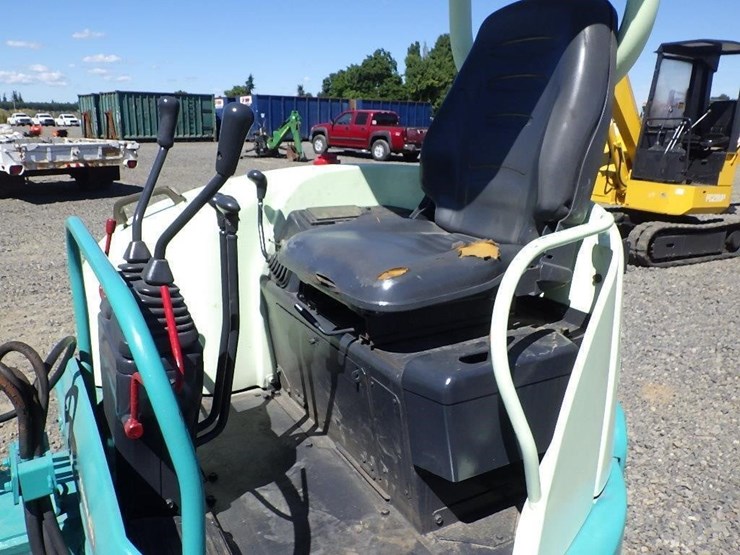 yanmar-vio30-image-25