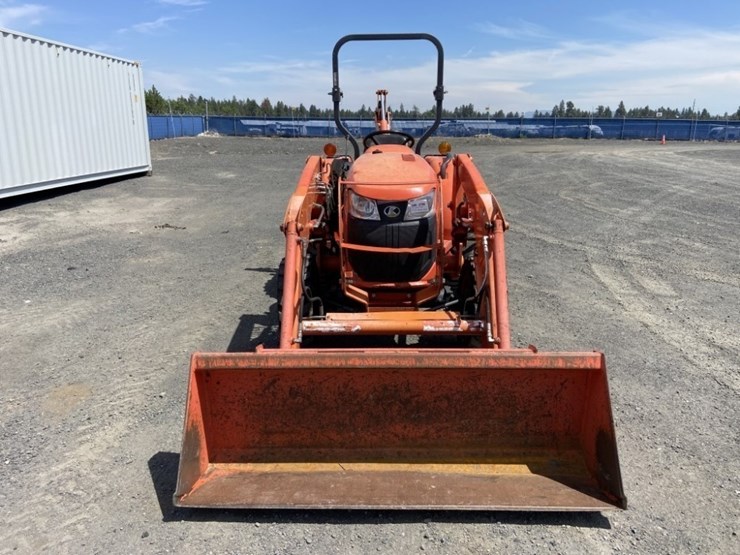 2017-kubota-l3301-image-8