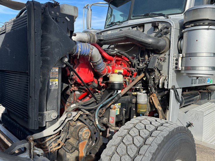 2015-peterbilt-389-image-20