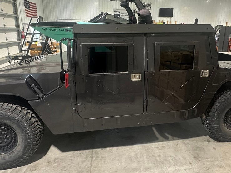 #1850-•-2001-american-general-4x4-hummer-image-2