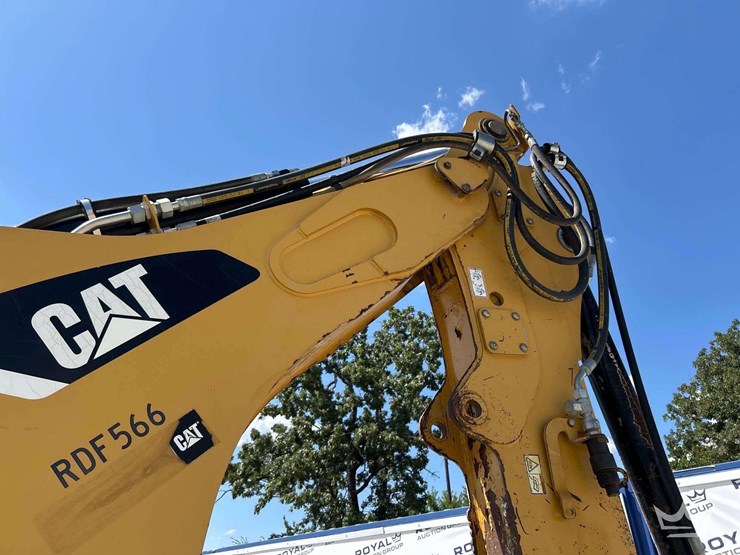 2014-caterpillar-430f-image-27
