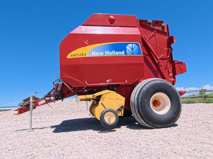 2011-new-holland-br7090-image-4