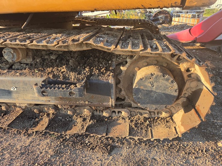 case-cx130c-image-54