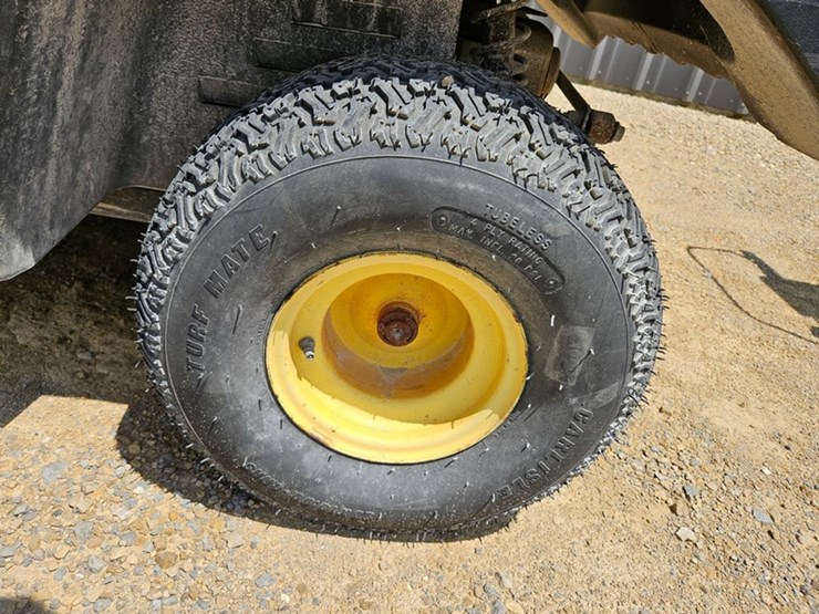2011-john-deere-gator-image-14