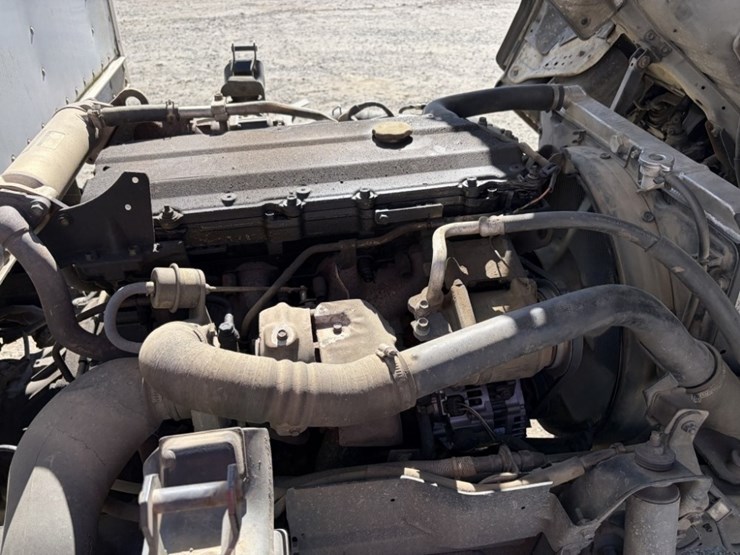 2006-isuzu-npr-image-13