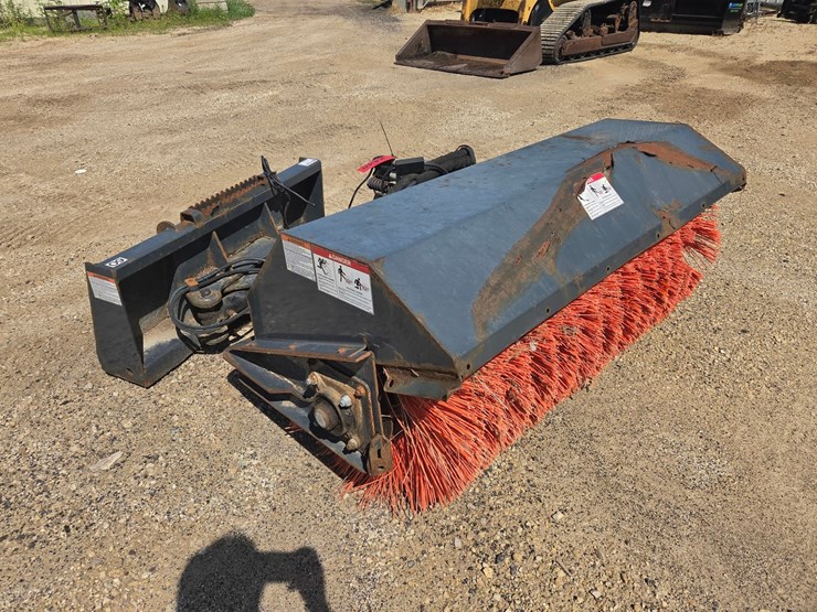 #2440-•-virnig-approx.-60"-skid-steer-sweeper-attachment-image-4