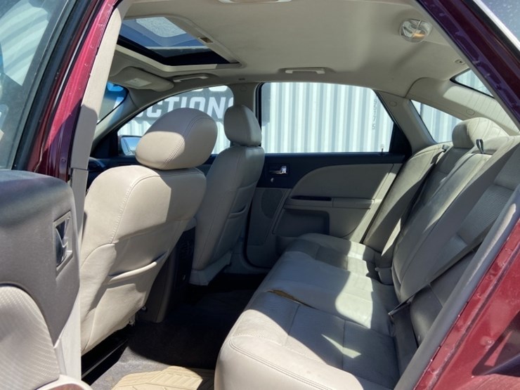 2008-ford-taurus-sel-sedan-image-24