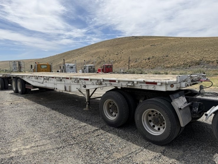 1977-utility-flatbed-image-2