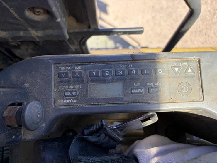 2023-komatsu-pc210-lc-11-image-38