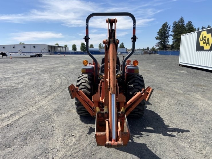 2017-kubota-l3301-image-4