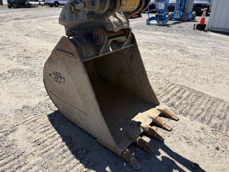 2023-komatsu-pc170lc-11-image-11