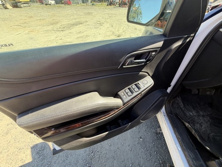 2018-chevrolet-tahoe-image-25