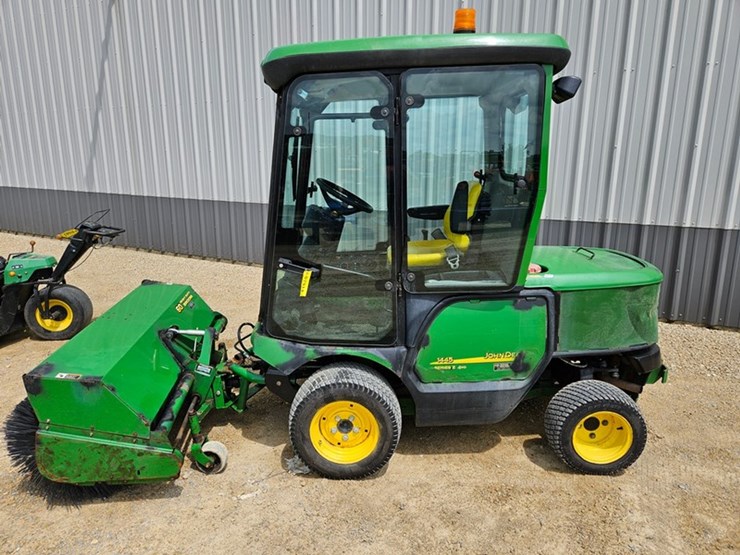 john-deere-1445-image-2