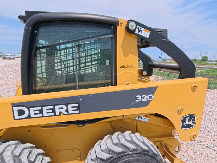 2007-john-deere-320-image-14