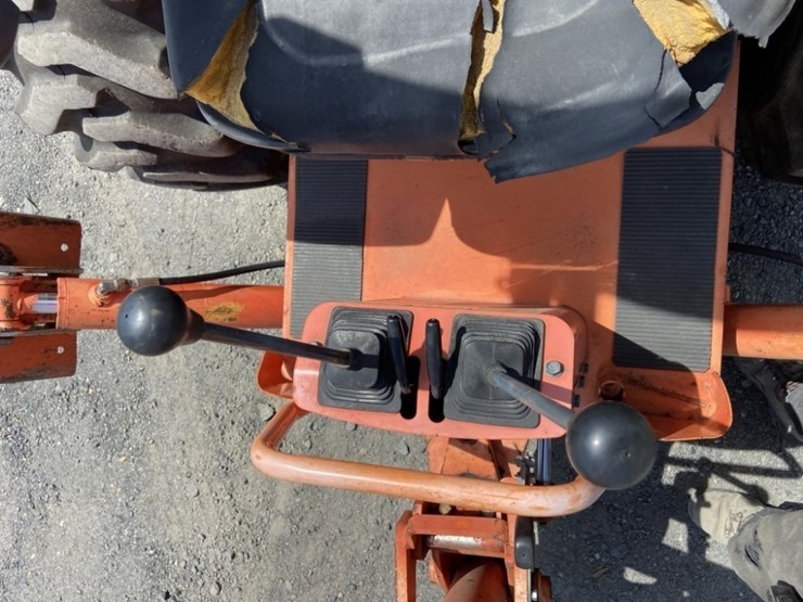 2017-kubota-l3301-image-21