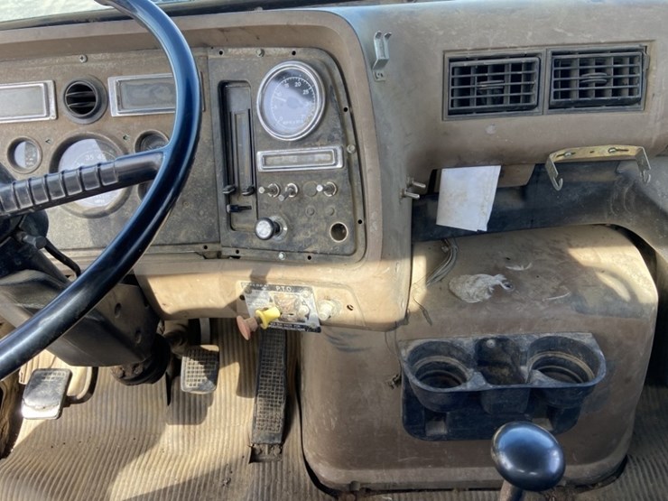 1994-ford-l8000-image-17