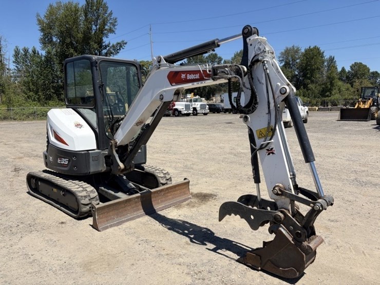 2023-bobcat-e35-image-2