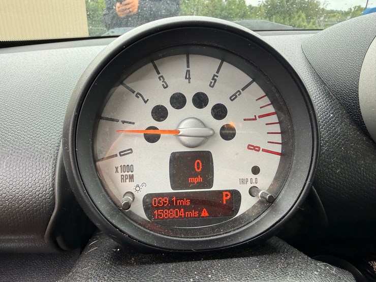 #1439-•-2011-mini-cooper-s-4-door-hatchback-image-29