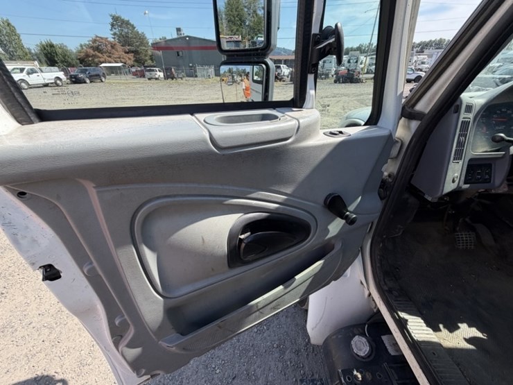 2007-international-durastar-4300-image-25