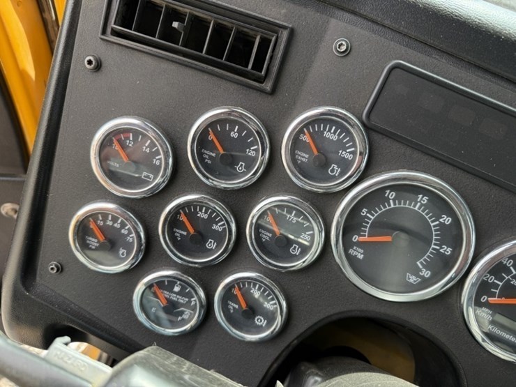 2018-western-star-4900-image-31