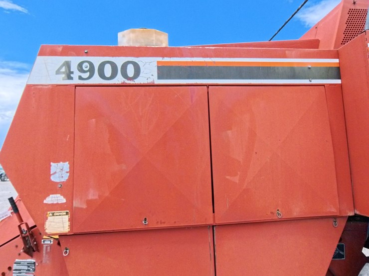 hesston-4900-image-16