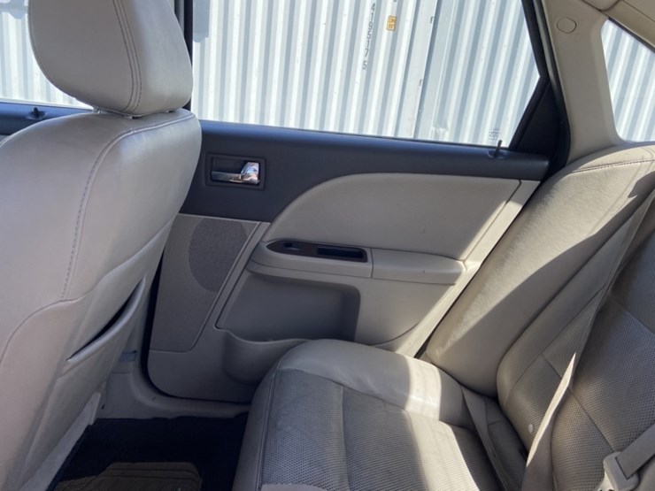 2008-ford-taurus-sel-sedan-image-25