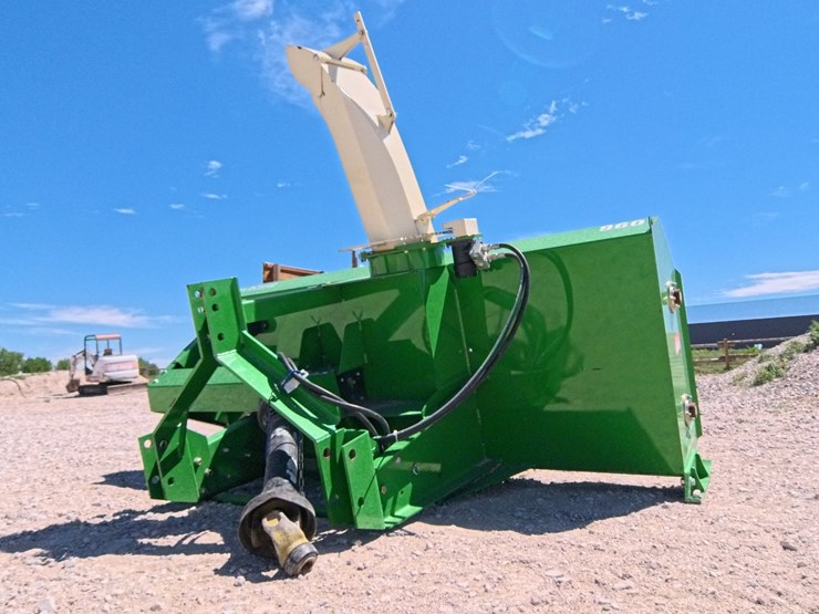 #1093-•-farm-king-960-snow-blower-image-4