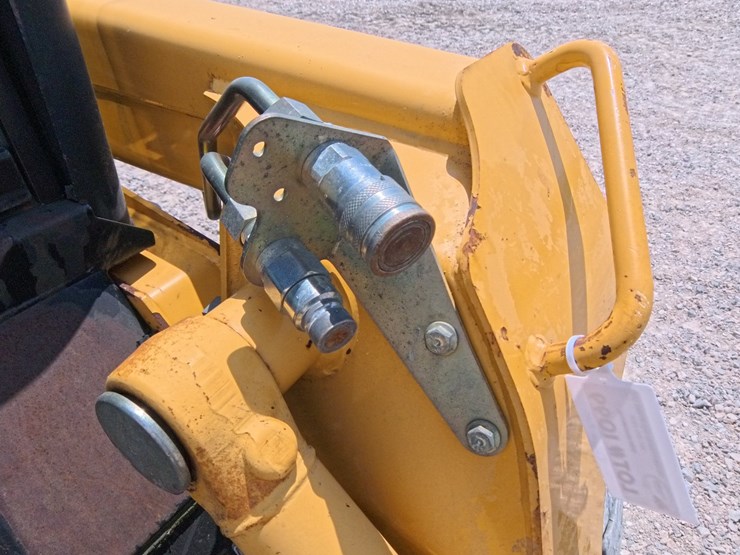 2007-john-deere-320-image-13