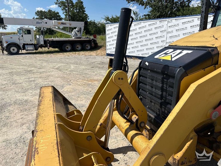2014-caterpillar-430f-image-22