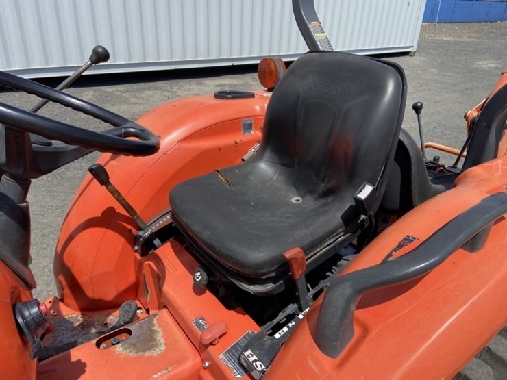 2017-kubota-l3301-image-13