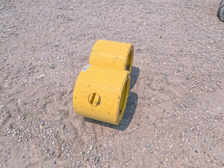 #1084-•-set-of-john-deere-dual-spacers-image-2