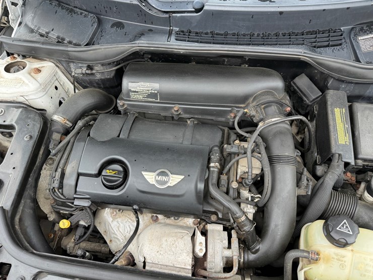 #1439-•-2011-mini-cooper-s-4-door-hatchback-image-22