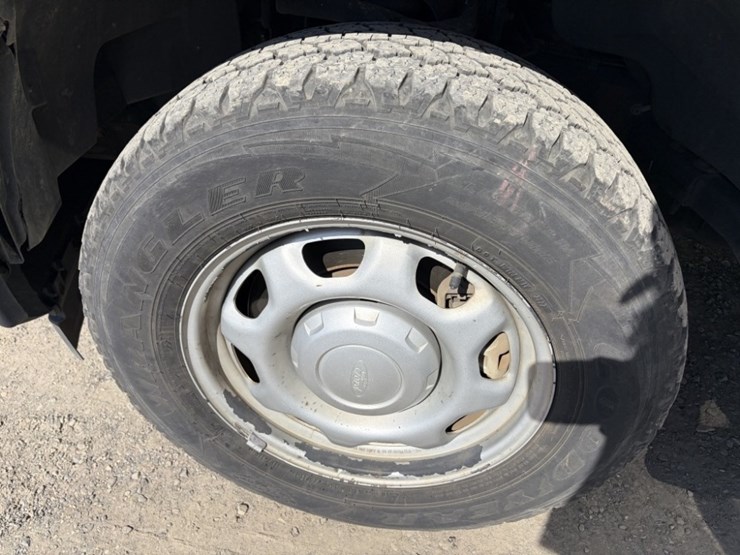 2017-ford-f150-xl-image-15