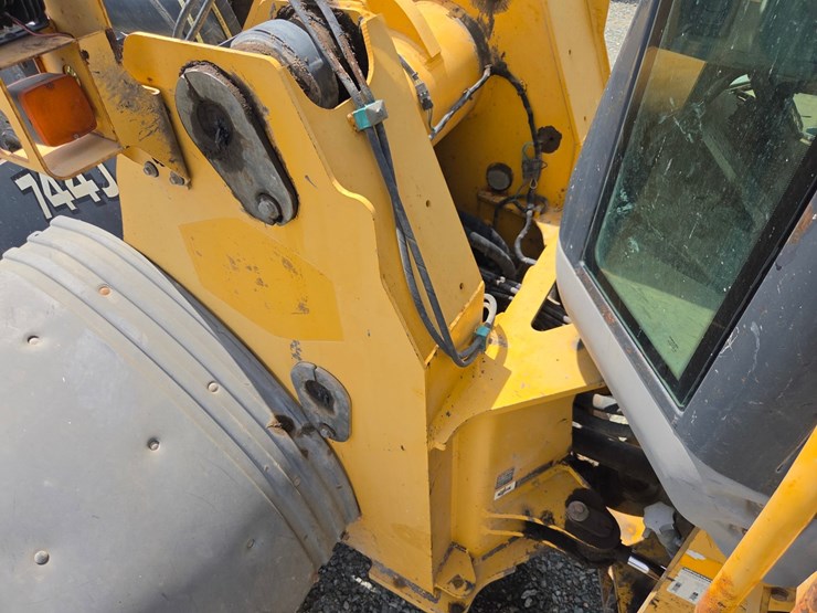 deere-744j-image-27