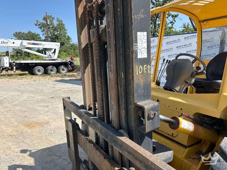 2010-sellick-s-100-10,000lb-rough-terrain-diesel-forklift-image-19