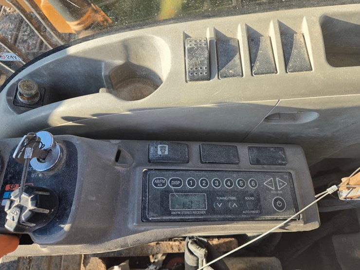 case-cx130c-image-47