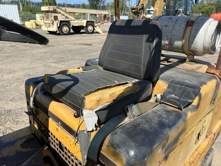 1997-caterpillar-v60b-forklift-image-18
