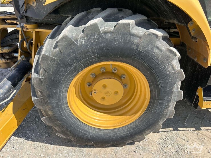 2014-caterpillar-430f-image-35