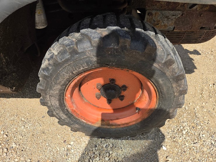 bobcat-toolcat-5600-image-33