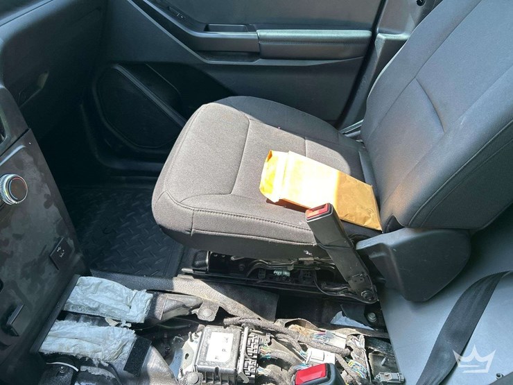 2021-ford-explorer-image-18