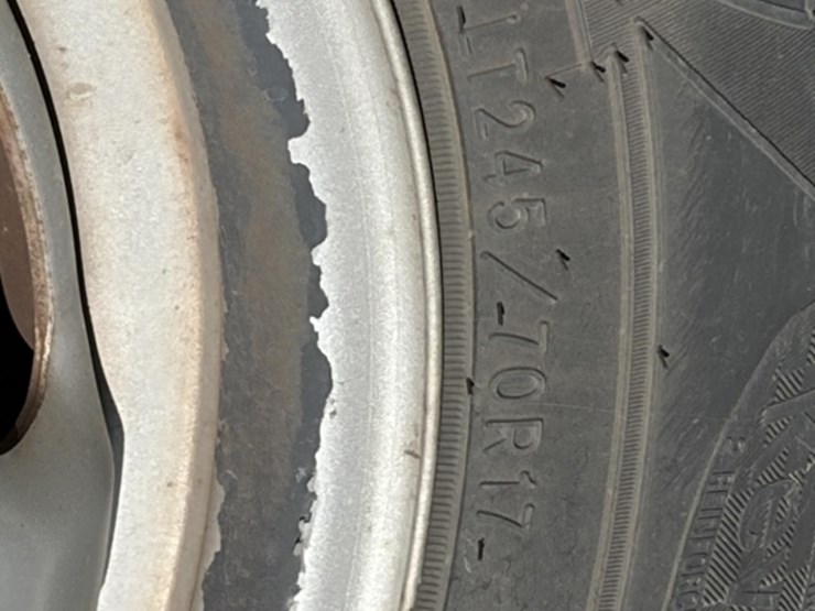 2017-ford-f150-xl-image-18