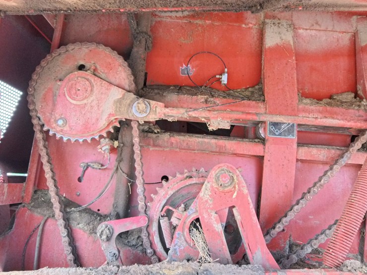 hesston-4900-image-18