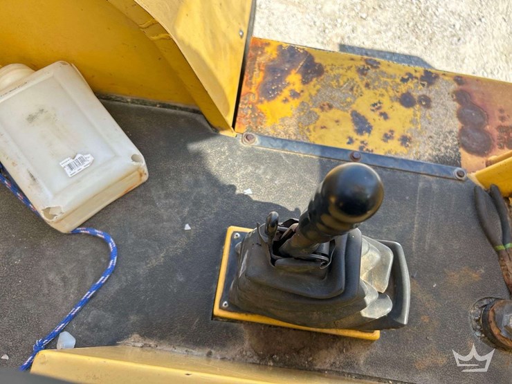 2010-sellick-s-100-10,000lb-rough-terrain-diesel-forklift-image-16