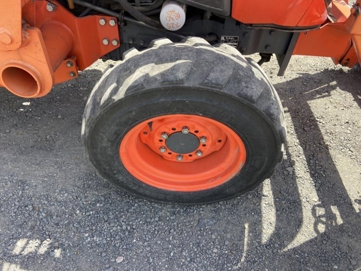 2017-kubota-l3301-image-26