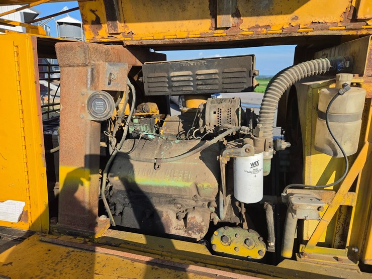 #2446-•-clark-720-crane-truck-image-48