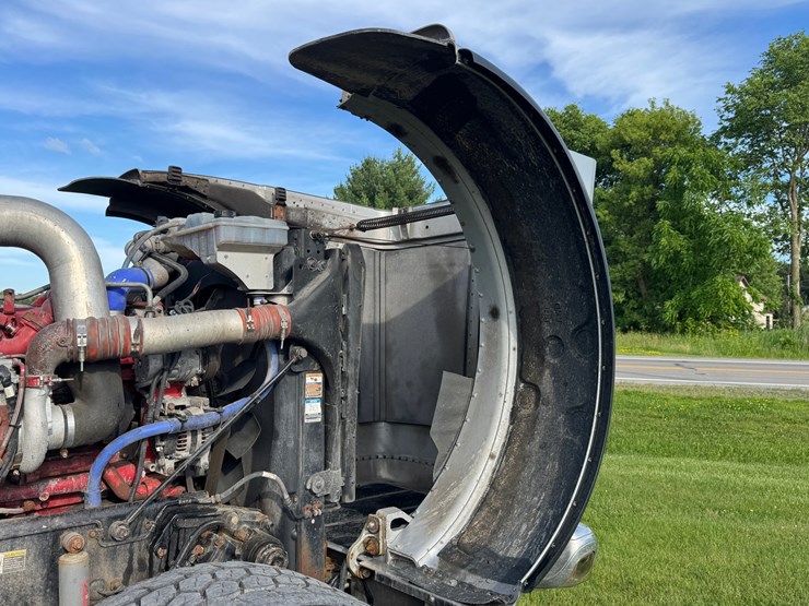 2015-peterbilt-389-image-84