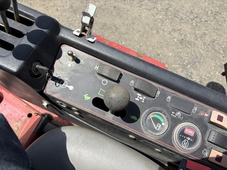 2009-toro-groundsmaster-4000d-image-24