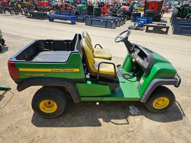 2011-john-deere-gator-image-6