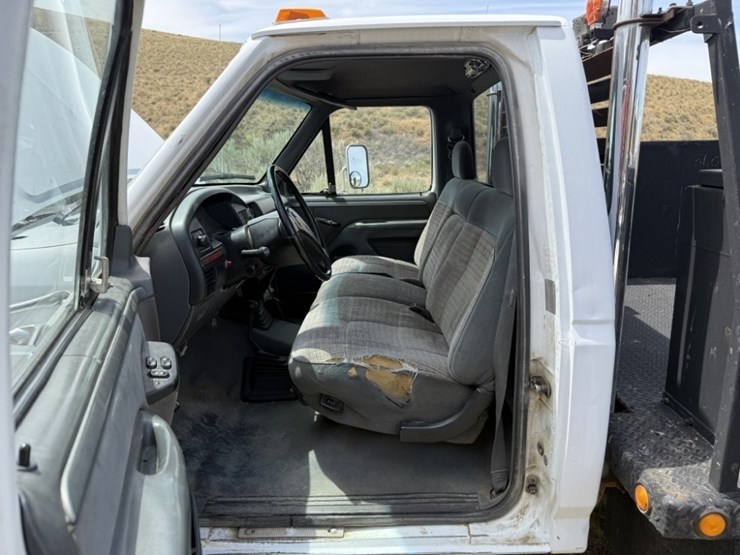 1993-ford-f350-xlt-image-29
